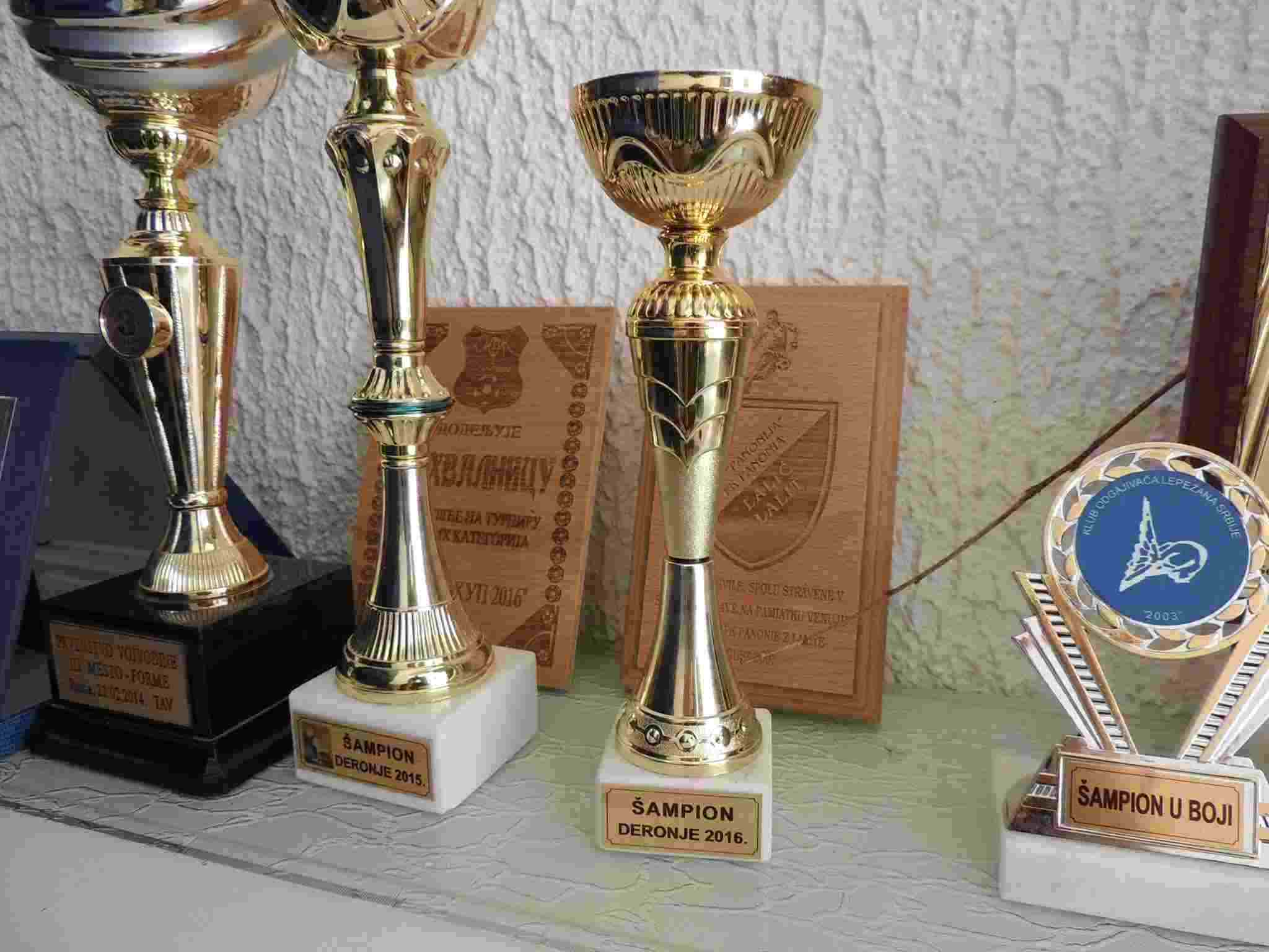 Trofeji sa takmičenja u golubarstvu